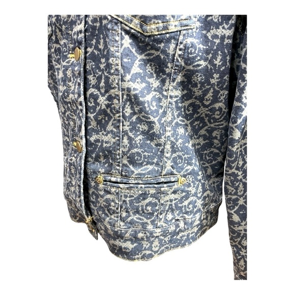 Jones New York Blue Stretch
Jean Jacket size L - Picture 5 of 11